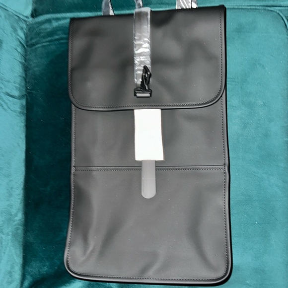 Black Men\'s Minimalist Backpack